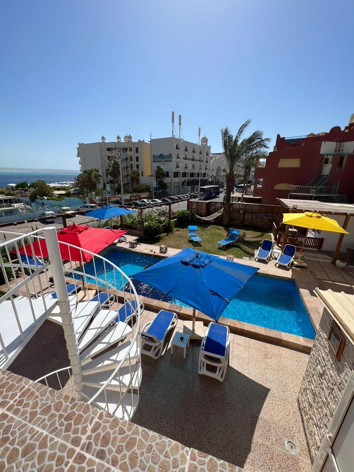 Serafy City Center Hostel And Pool For Foreigners Adults Only Хургада Екстериор снимка